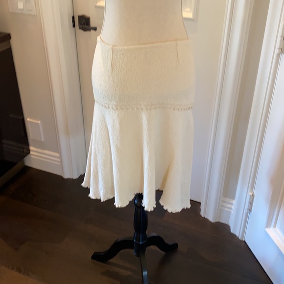 Super soft asymmetrical skirt - Picture 5 of 7